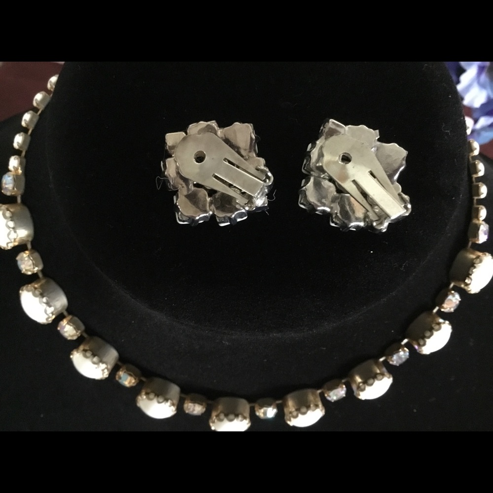 HP- VINTAGE White Glass & Borealis Rhinestone Set - Picture 3 of 6